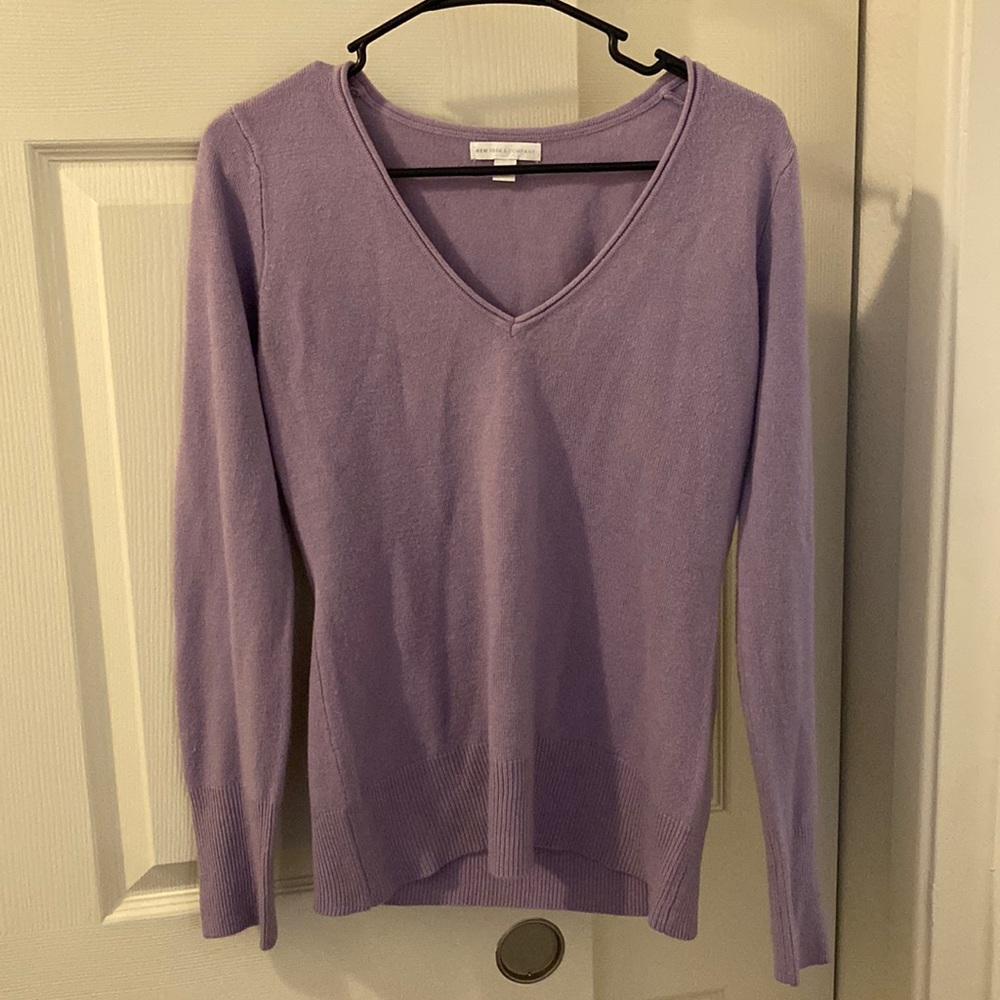 Lavender NY&CO v neck sweater